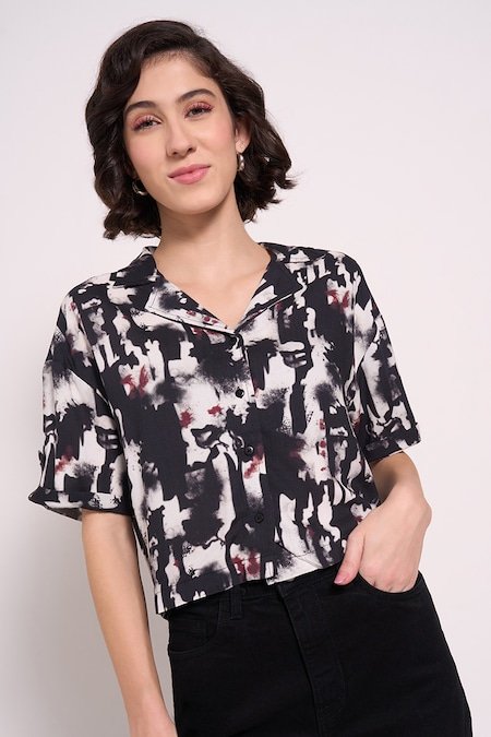 People Off White Printed All - Over Casual Half Sleeves Shirt Collar Women Boxy Shirt - Image 3