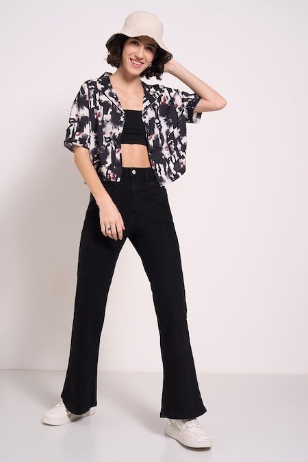 People Off White Printed All - Over Casual Half Sleeves Shirt Collar Women Boxy Shirt - Image 6
