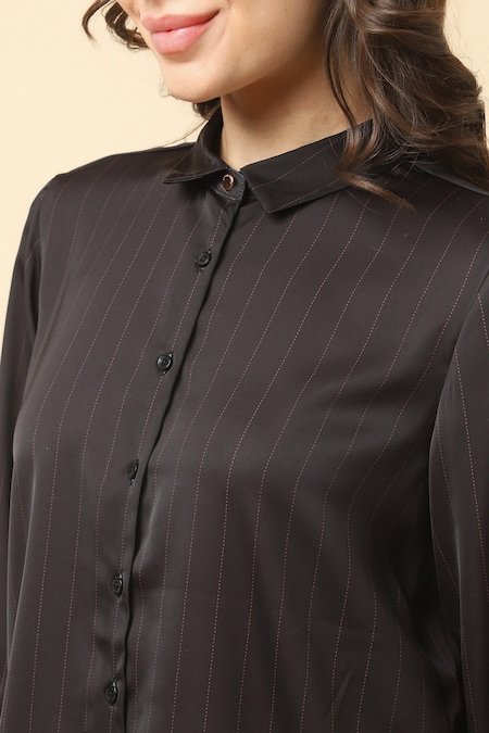 Allen Solly Black Textured Formal Full Sleeves Shirt Collar Women Regular Fit Formal Shirt - Image 5